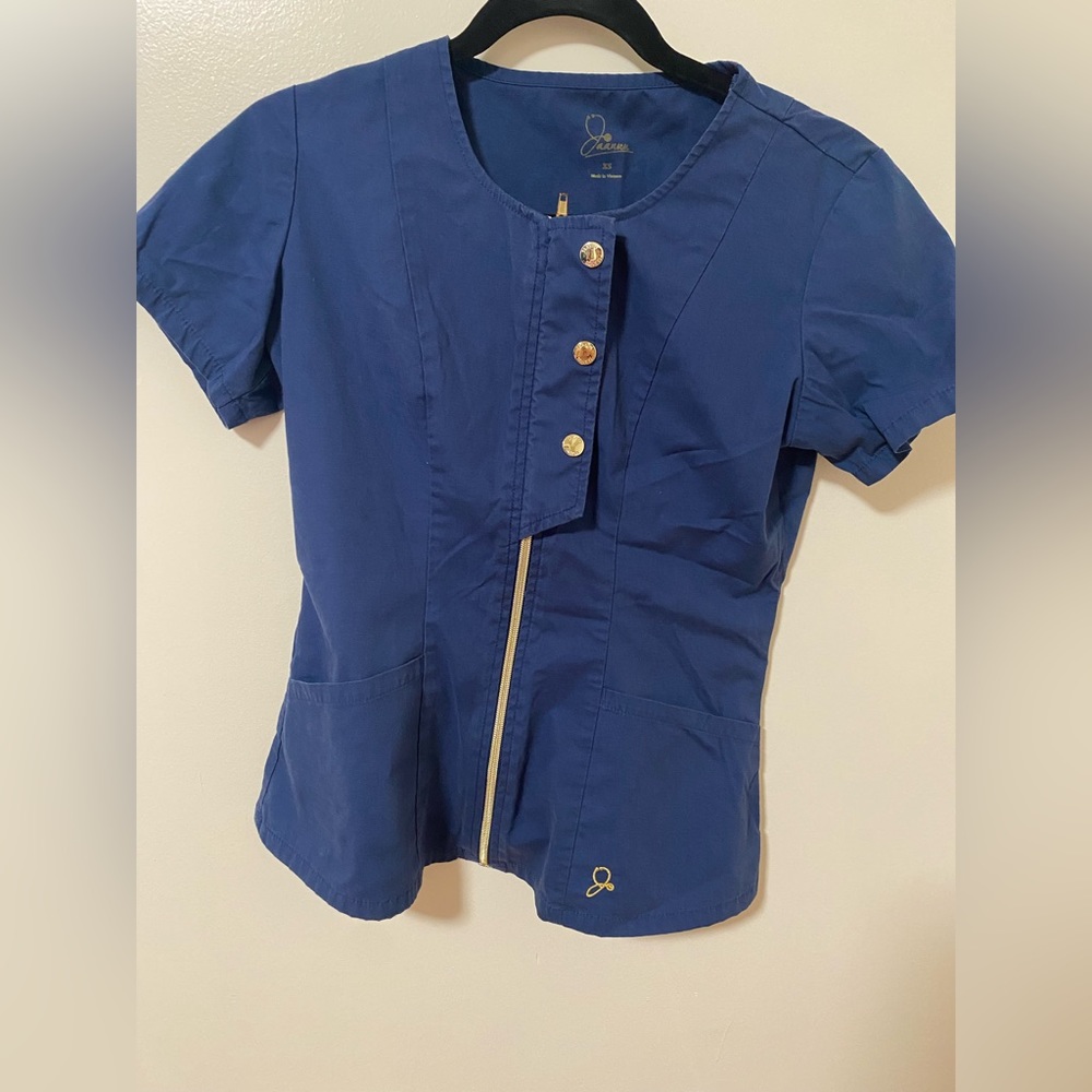 Jaaanu XS -- 5 scrub tops & 1 pant (all navy/blue)